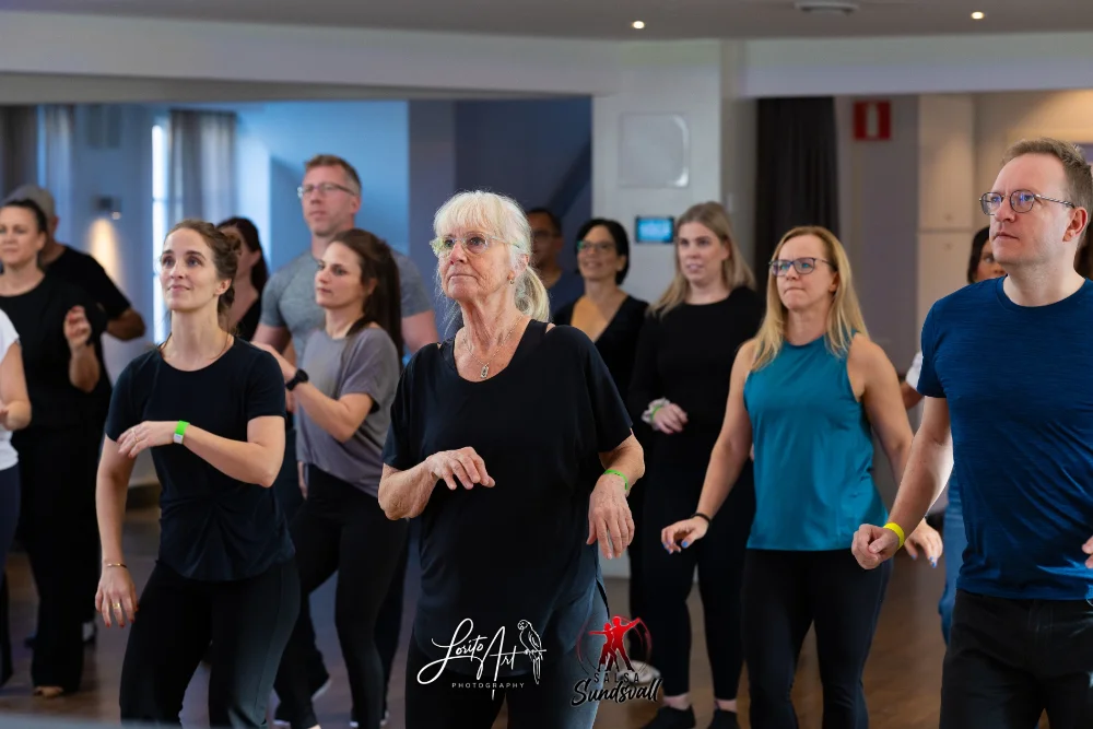 Deltagare på danskurs på Salsa Sundsvall, Norra Sveriges största dansskola för Salsa & Bachata
